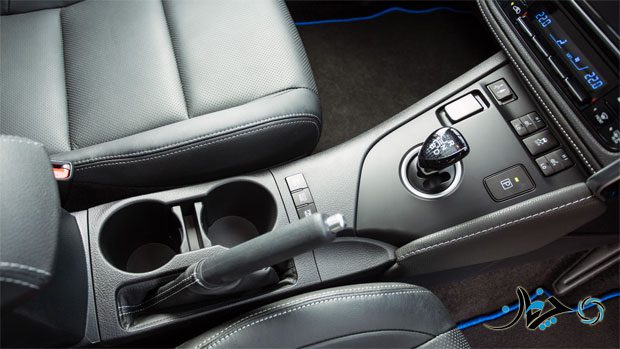 بررسی تویوتا آئوریس، هاچ‌بکی جدید و کاربردی!