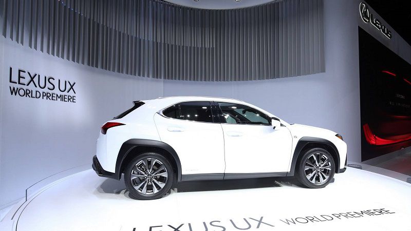 از کراس‌اوور لکسوس UX به صورت رسمی رونمایی شد