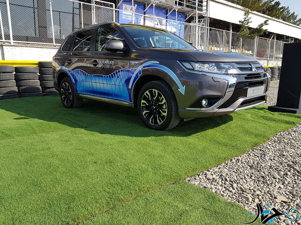 5 دلیل برای آنکه میتسوبیشی اوتلندر PHEV بخریم!