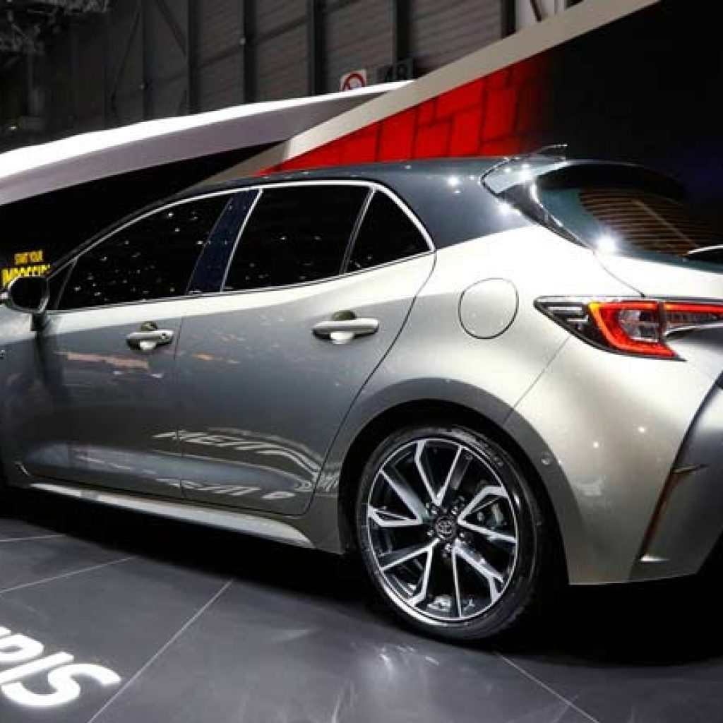 تویوتا آئوریس جدید در ژنو رونمایی شد