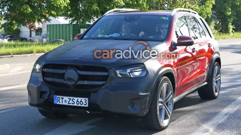مرسدسبنز GLE جدید در حال تست جادهای دیده شد مرسدسبنز GLE جدید در حال تست جادهای دیده شد