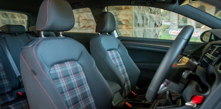 هیوندایی i30 یا گلف GTI؟ از کارشناسان استرالیایی بپرسید!