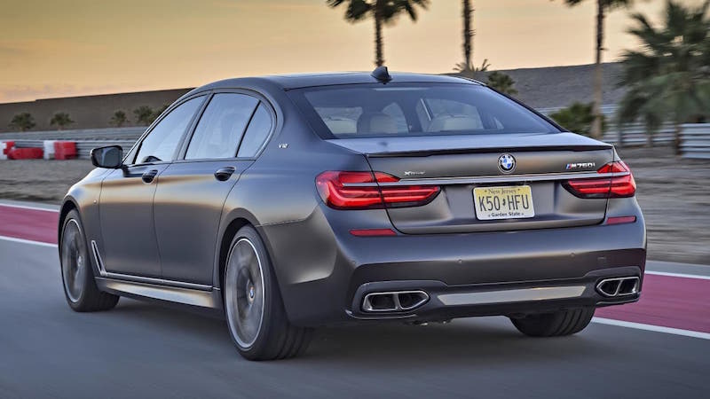 مقایسه مرسدس AMG S63 و بی‌ام‌و M760 (ویدئوی اختصاصی)