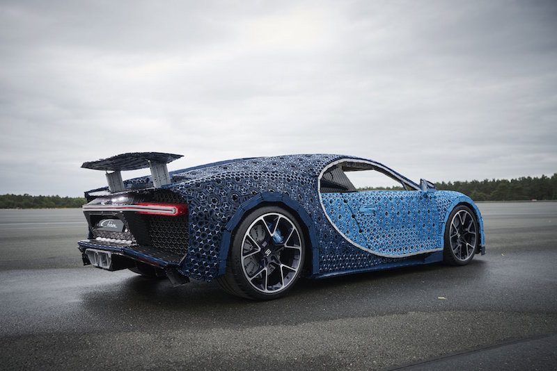 لگوی بوگاتی شیرون در ابعاد واقعی ساخته شد