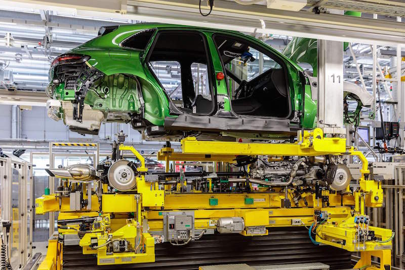 پورشه ماکان ۲۰۱۹ روی خط تولید می‌رود