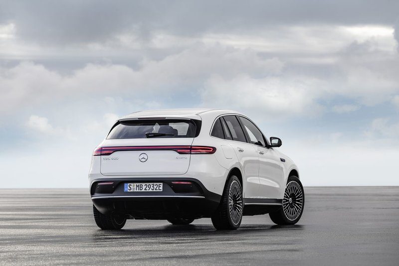 معرفی شاسی‌بلند تمام الکتریک مرسدس بنز EQC (ویدئوی اختصاصی)