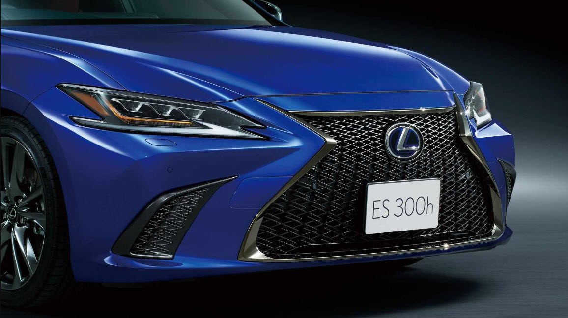 لکسوس ES 2019؛ اولین خودروی جهان با آینه های دیجیتال!
