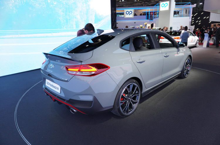 10 خودروی جذابی که در نمایشگاه پاریس 2018 رونمایی شدند! 10 خودروی جذابی که در نمایشگاه پاریس 2018 رونمایی شدند!