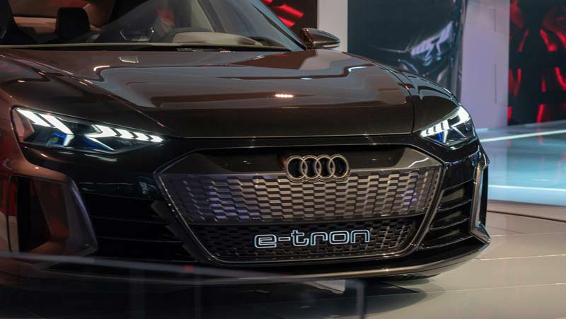 آئودی e-Tron GT همه توجهات را در لسآنجلس جلب کرد آئودی e-Tron GT همه توجهات را در لسآنجلس جلب کرد
