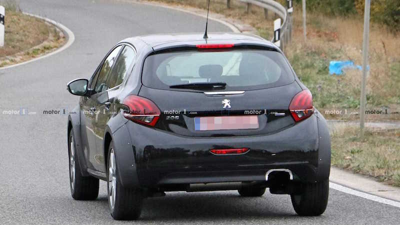 انتشار تصاویر جاسوسی کراس‌اوور پژو 208