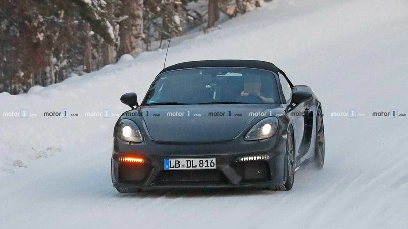 انتشار تصاویر جاسوسی پورشه 718 باکستر اسپایدر در هوای برفی زمستان