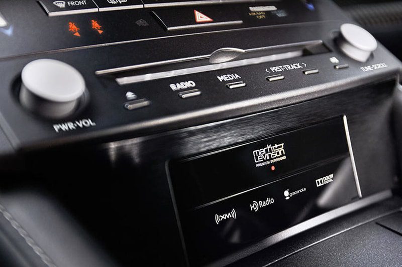 بهترین سیستم‌های صوتی کارخانه‌ای بر روی خودروها