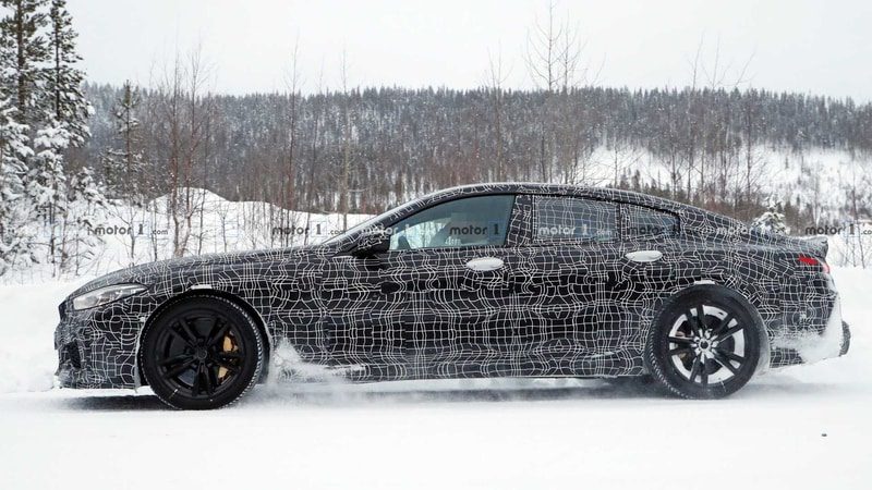 انتشار تصاویر جاسوسی کوپه بی‌ام‌و M8 در جاده برفی