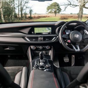 آلفارومئو استلویو یک گام فراتر از کیفیت