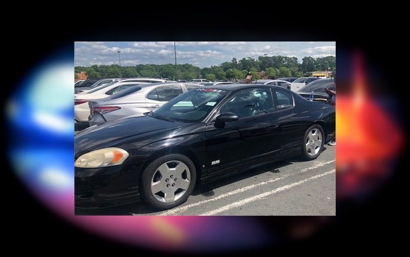 درخواست کمک از پلیس توسط کودک جا مانده در خودروی قفل شده!