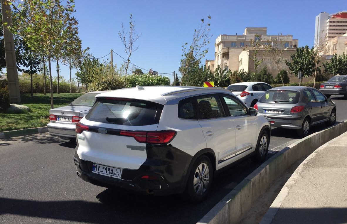 خودروی جدید چری در خیابان‌های تهران چه می‌کند؟ + عکس