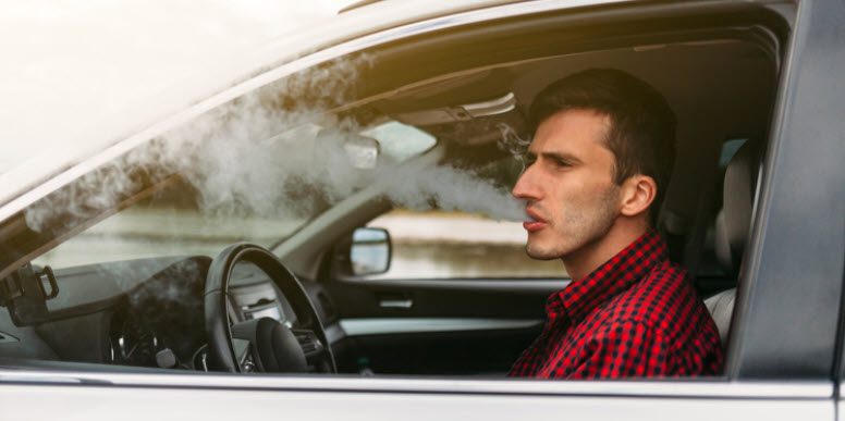 10 ترفند کاربردی و آسان برای از بین بردن بوی بد سیگار در داخل خودرو!