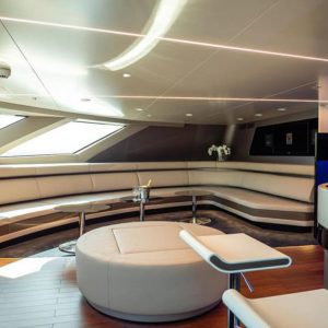 قایق تفریحی لوکس پورشه شبیه سفینه های فضایی طراحی شده است!