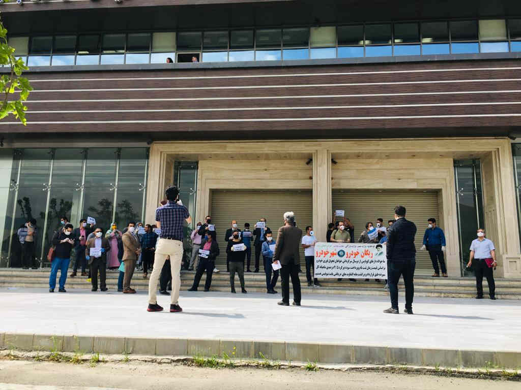 تجمع و اعتراض حواله داران خودرو کوپا به عدم تحویل خودرو از طرف ریگان خودرو