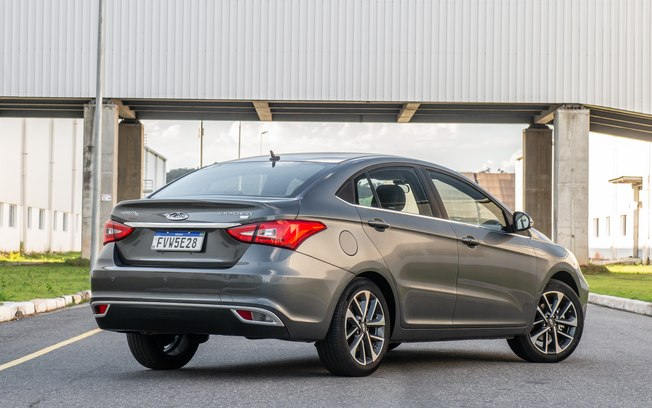 معرفی کوتاه محصولات جدید مدیران خودرو در آخرین سال قرن