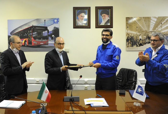 تفاهم نامه همکاری ایران خودرو و بانک تجارت