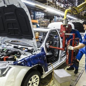 خودروسازان 160 همت به قطعه‌سازان بدهی دارند!