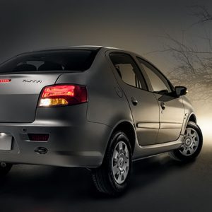 خودرو راناپلاس با امکانات جدید و با سقف شیشه‌ای در شرکت ایران خودرو دیده شد