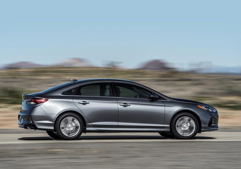 نگاهی کوتاه به سوناتا GLS 2018 + قیمت خودرو در بازار