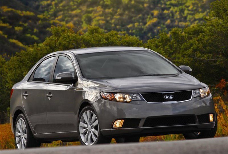 مقایسه کیا سراتو آپشنال با رنو داستر