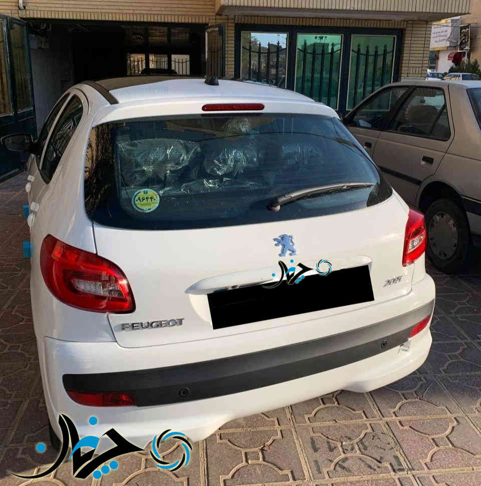 اولین سری از پژو 207i پانوراما در نسخه دنده دستی وارد بازار شد + معرفی