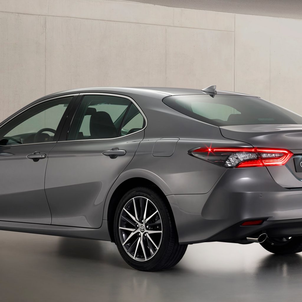 ظاهر زیبا و جدید تویوتا کمری در سال 2021!