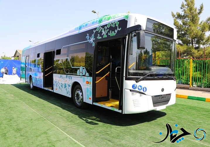 اولین اتوبوس برقی ایرانی با نام شتاب رونمایی شد