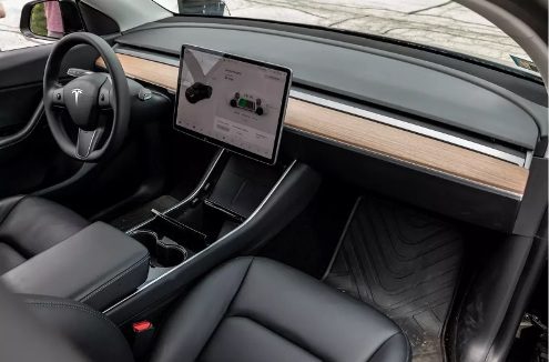 چه خودروهایی دارای سیستم رانندگی خودکار (اتو پایلوت) هستند؟!