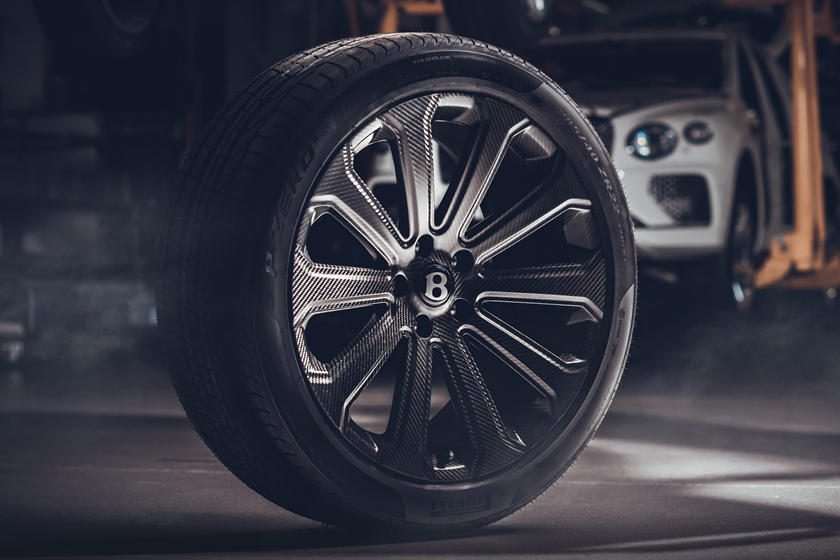 تولید چرخ‌هایی از فیبر کربن برای بنتلی بنتایگا!