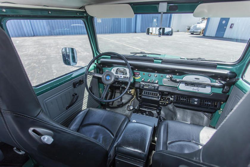 تام هنکس تویوتا لندکروزر خود را به مزایده می‌گذارد!