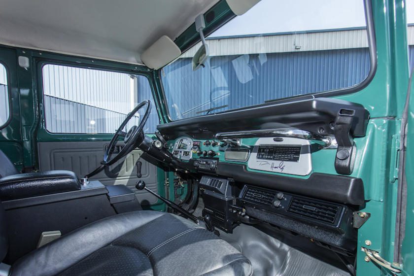 تام هنکس تویوتا لندکروزر خود را به مزایده می‌گذارد!