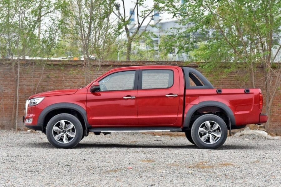 نگاهی کوتاه به KMC T8 کرمان‌موتور