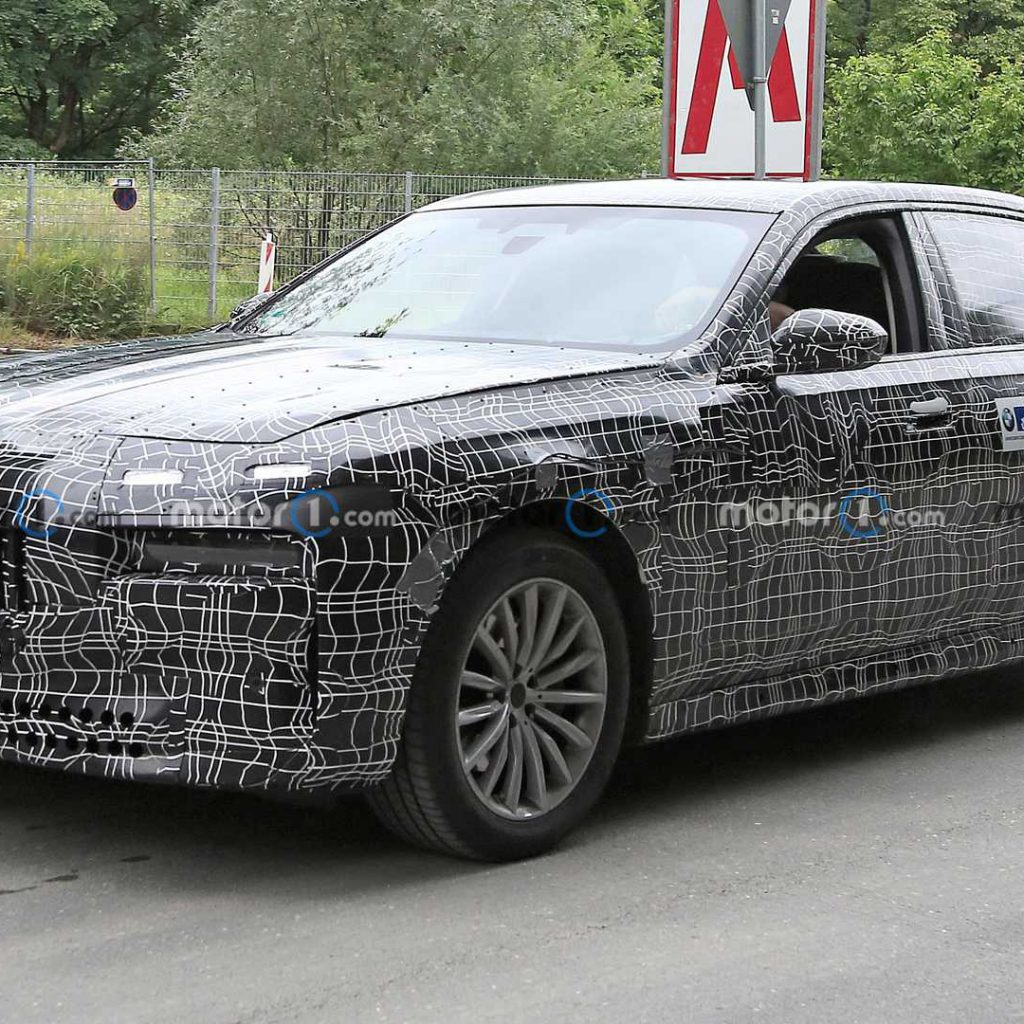 سری هفتم BMW 2023 با چراغ‌های جدید در راهند!