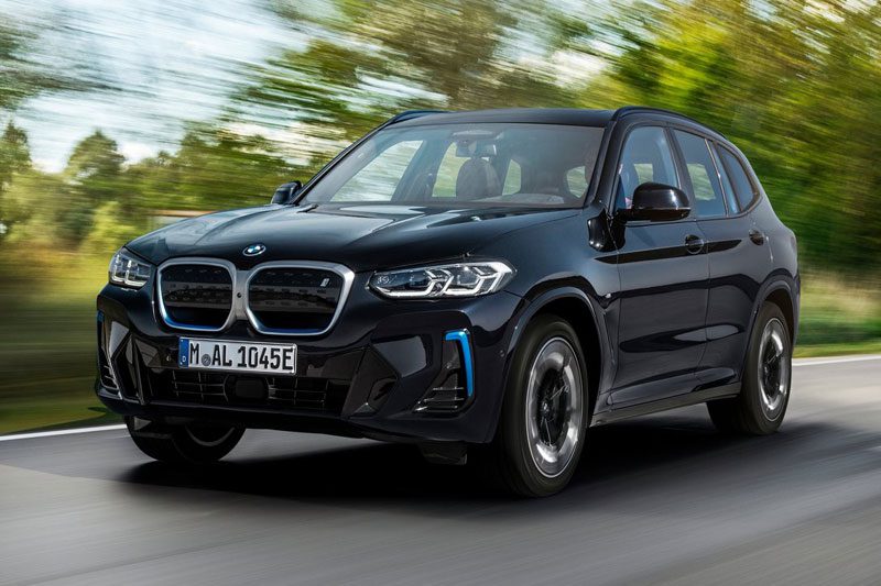 فیس‌لیفت کراس‌اوور الکتریکی ب‌ام‌و iX3 معرفی شد