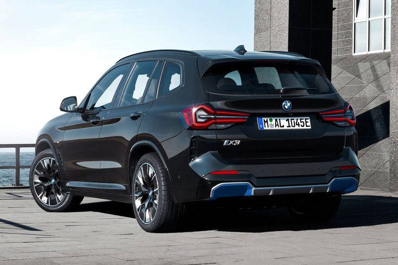 فیس‌لیفت کراس‌اوور الکتریکی ب‌ام‌و iX3 معرفی شد