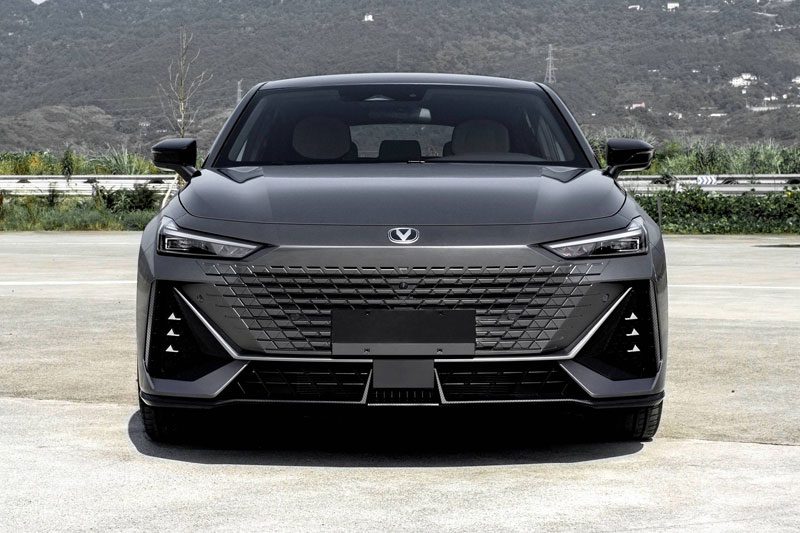 سدان جدید چانگان UNI-V معرفی شد