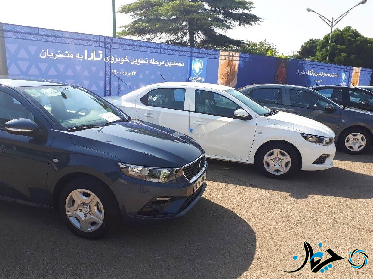 اولین سری از تارا دستی توسط ایران خودرو به مشتریان تحویل داده شد