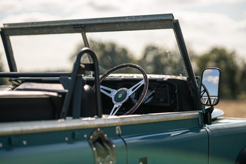 لندروور وینتیج جیمزباند به فروش می‌رسد