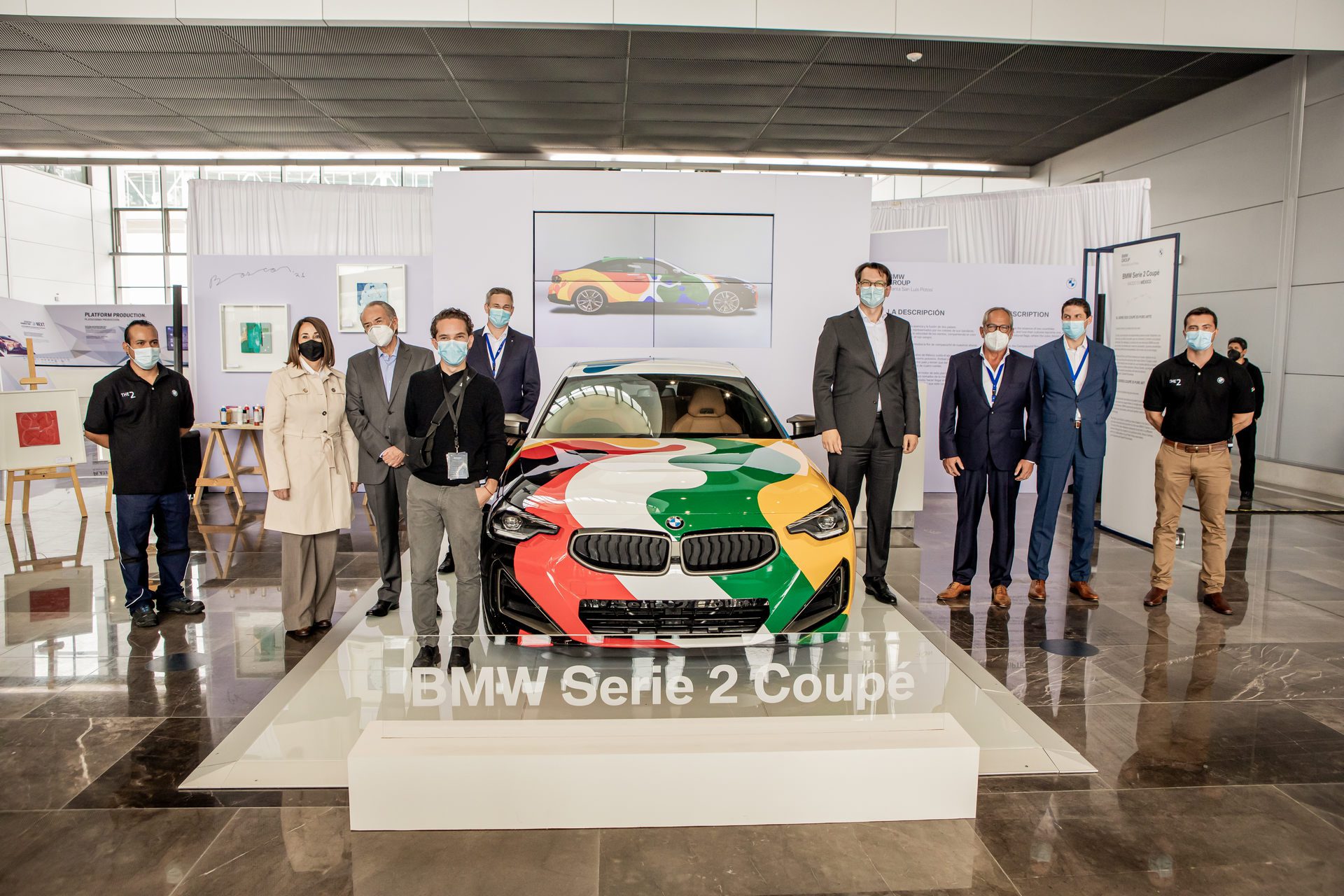 خودروی کوپه BMW M240i در مکزیک، به یک اتومبیل هنری تبدیل شد! خودروی کوپه BMW M240i در مکزیک، به یک اتومبیل هنری تبدیل شد!