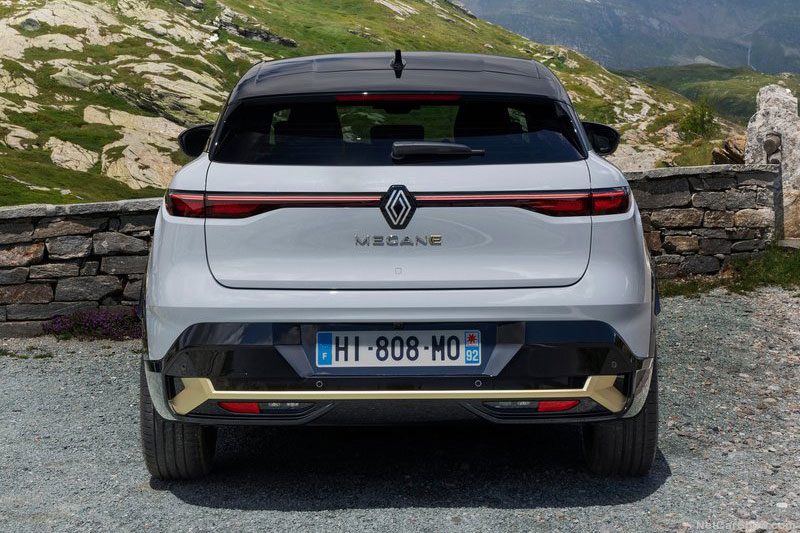 نسل جدید رنو مگان E-Tech به‌صورت کراس‌اوور الکتریکی معرفی شد