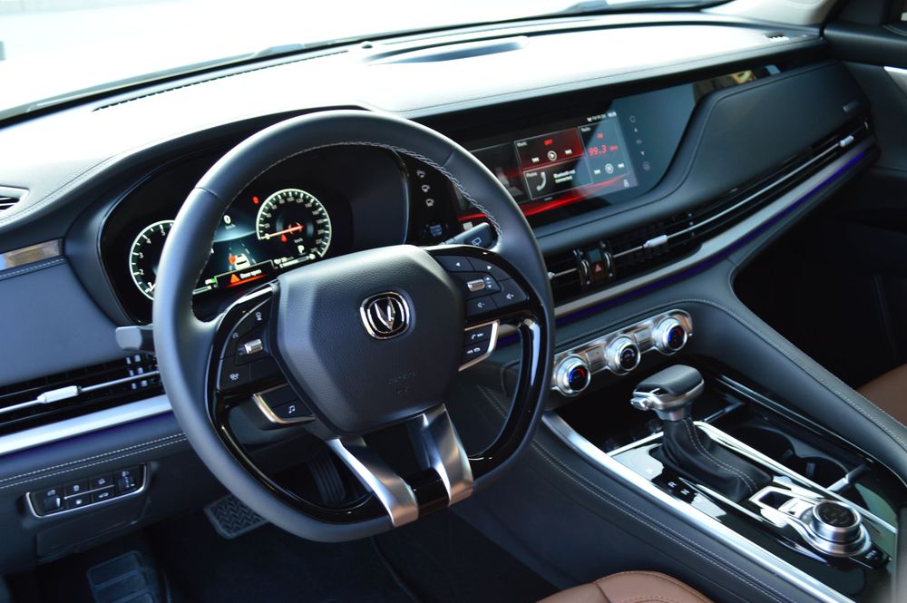 نگاهی به CS95، شاسی بلند غول‌پیکر چانگان