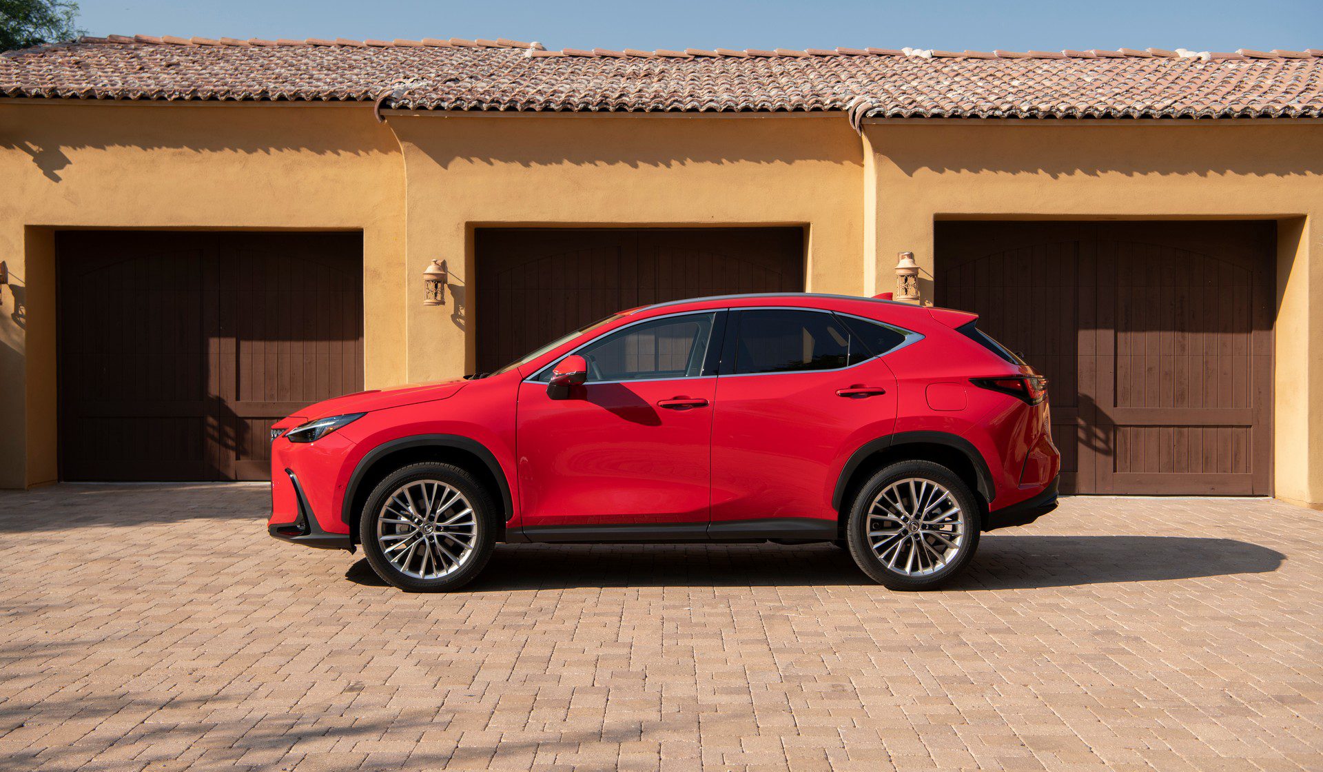 قیمت نسل جدید لکسوس NX اعلام شد