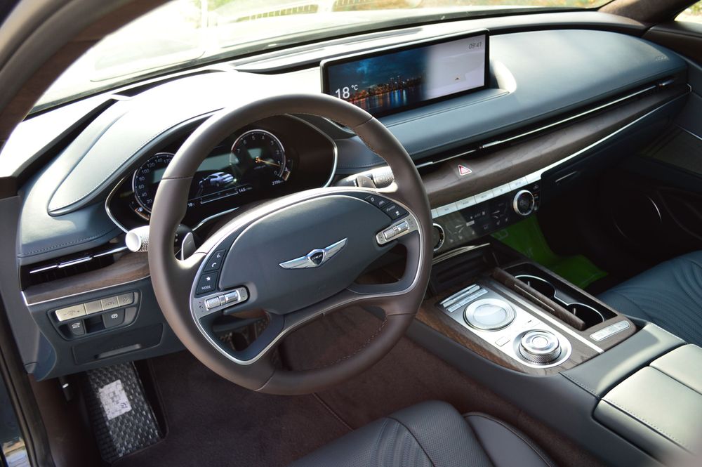 بررسی G80، سدان لوکس جنسیس