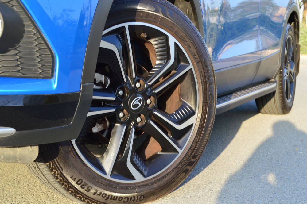 بررسی DX3، کراس اوور زیبای سوئیست