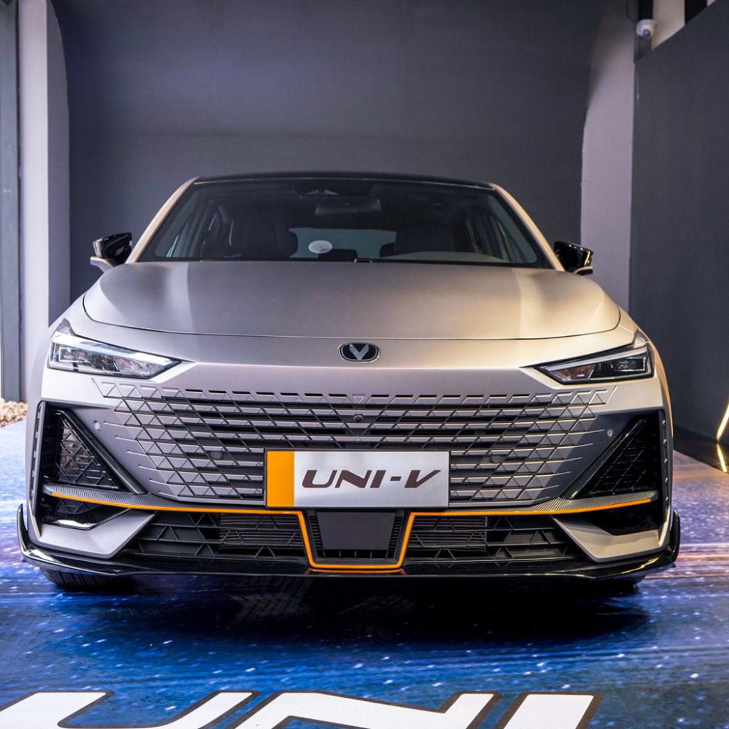 اولین حضور جهانی سدان UNI-V چانگان